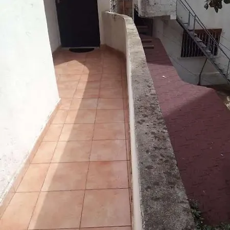 Private In House 17 *