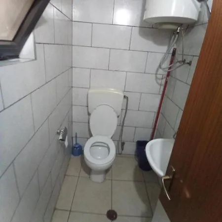 Private In House 17 地拉那